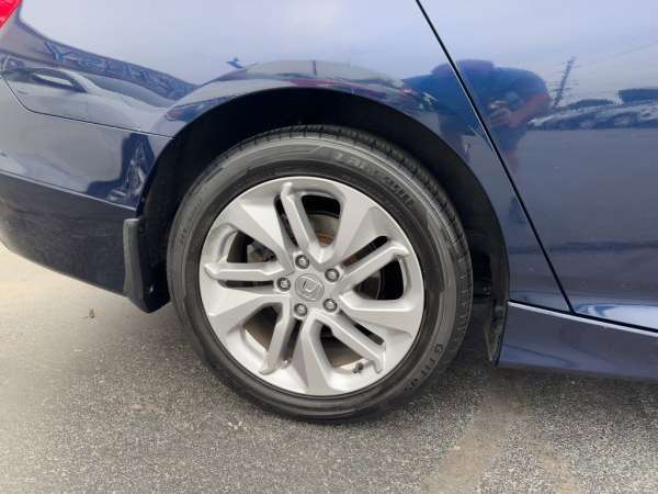 2020 Honda Accord LX - photo 9