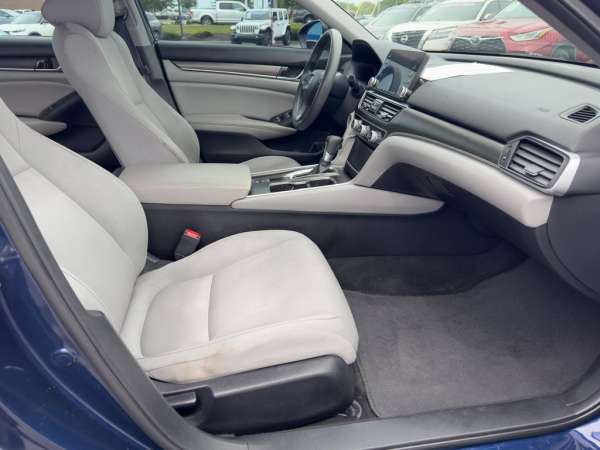 2020 Honda Accord LX - photo 12