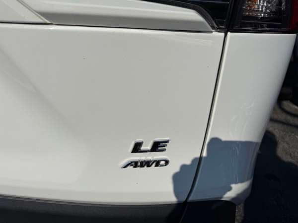 2025 Toyota RAV4 LE - photo 7