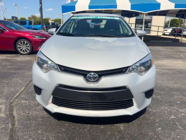 2015 Toyota Corolla LE - photo 3