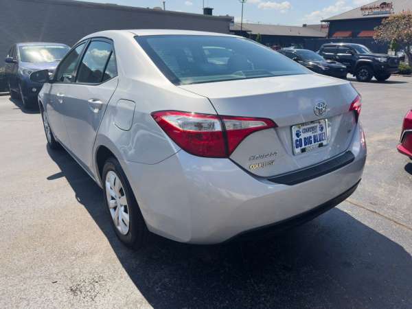 2015 Toyota Corolla LE - photo 5