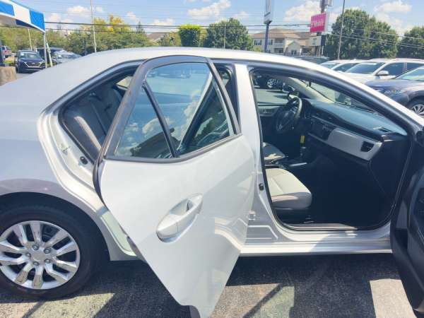 2015 Toyota Corolla LE - photo 10