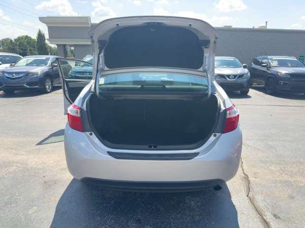 2015 Toyota Corolla LE - photo 15