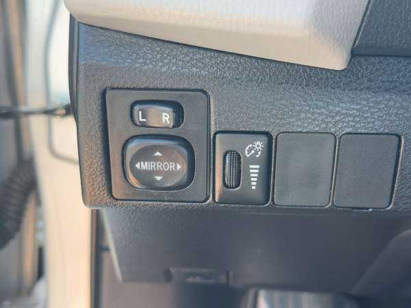 2015 Toyota Corolla LE - photo 23
