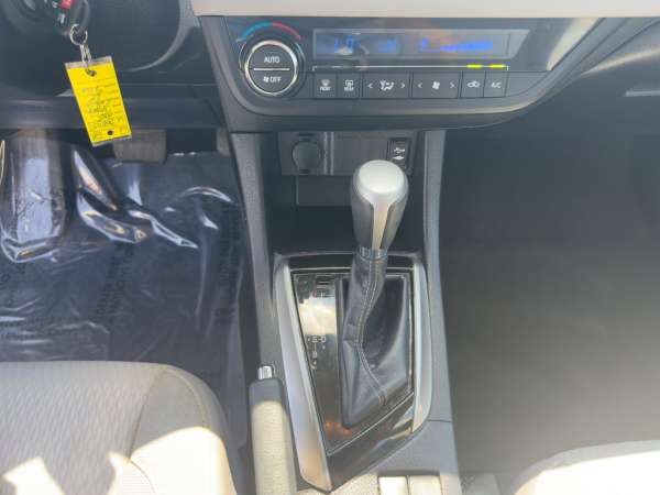 2015 Toyota Corolla LE - photo 26