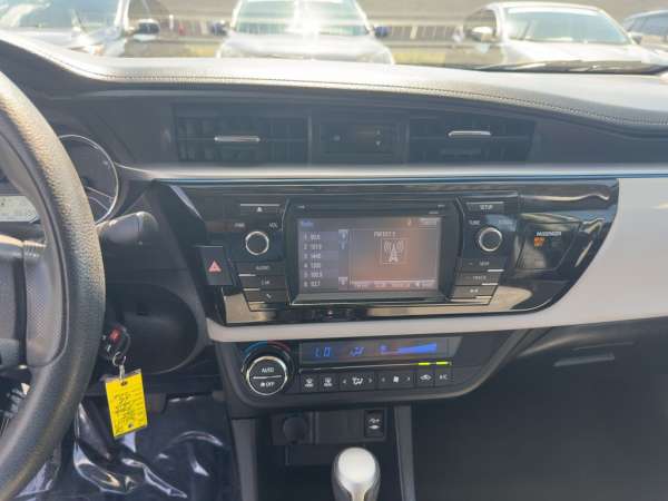 2015 Toyota Corolla LE - photo 27