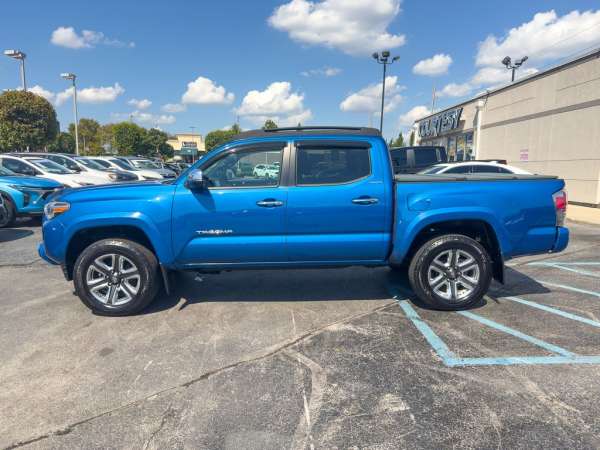 2017 Toyota Tacoma Limited - photo 8