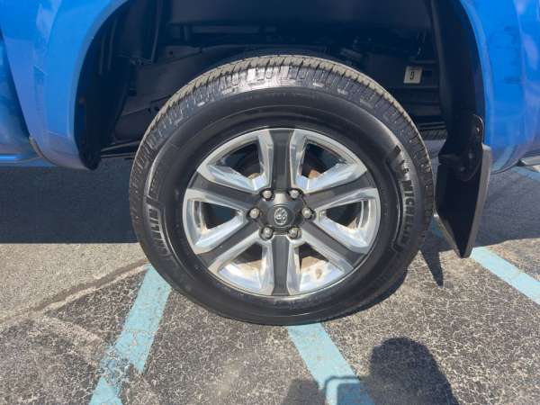 2017 Toyota Tacoma Limited - photo 9