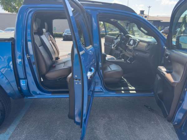 2017 Toyota Tacoma Limited - photo 10
