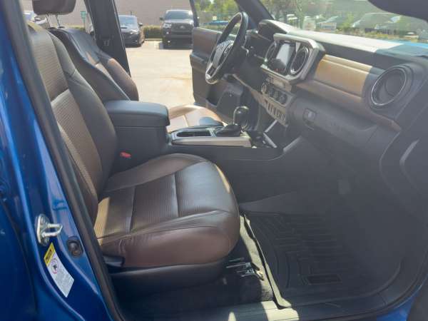 2017 Toyota Tacoma Limited - photo 12