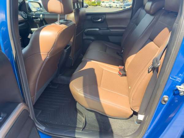 2017 Toyota Tacoma Limited - photo 17