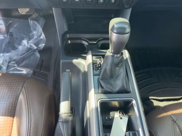 2017 Toyota Tacoma Limited - photo 25