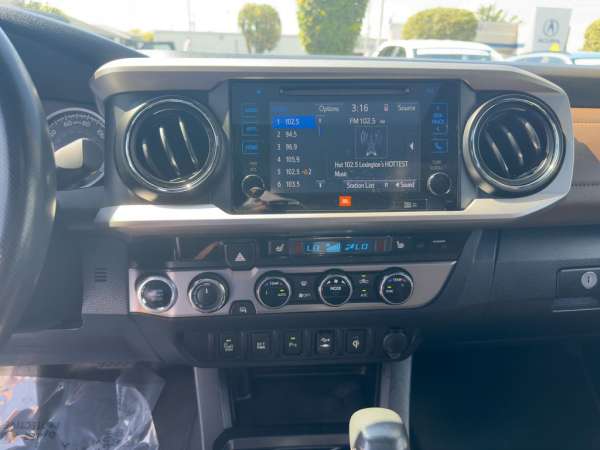 2017 Toyota Tacoma Limited - photo 26