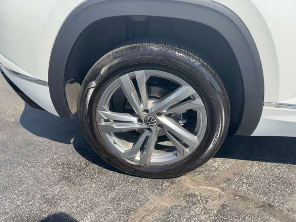 2024 Volkswagen Atlas Cross Sport 2.0T SEL R-Line - photo 9