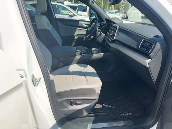 2024 Volkswagen Atlas Cross Sport 2.0T SEL R-Line - photo 12