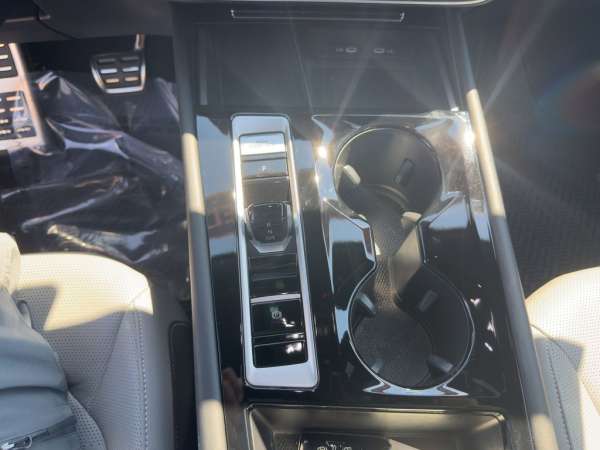 2024 Volkswagen Atlas Cross Sport 2.0T SEL R-Line - photo 28