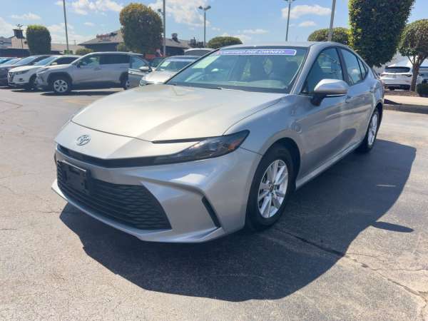 2025 Toyota Camry LE - photo 3