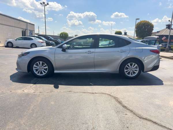 2025 Toyota Camry LE - photo 4