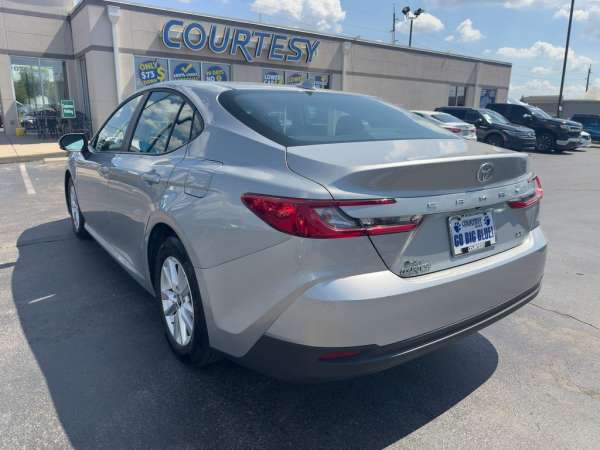 2025 Toyota Camry LE - photo 5