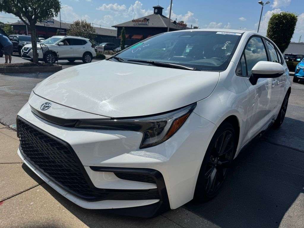 2025 Toyota Corolla SE - photo 1