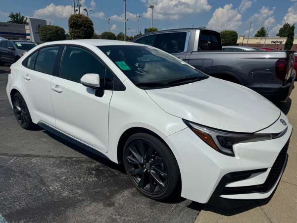2025 Toyota Corolla SE - photo 5