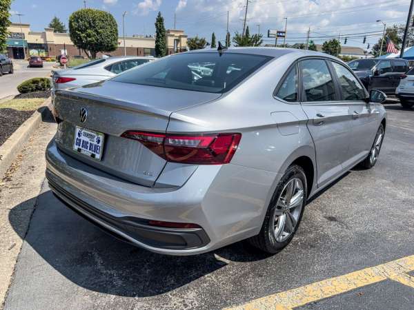 2024 Volkswagen Jetta 1.5T SE - photo 7