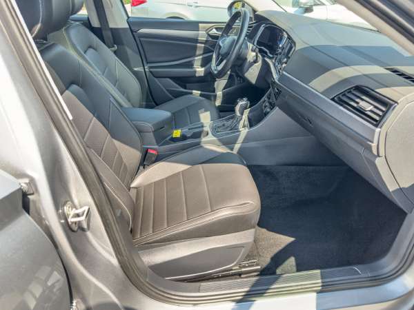 2024 Volkswagen Jetta 1.5T SE - photo 12
