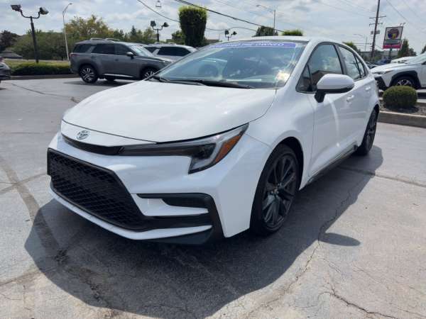 2025 Toyota Corolla SE - photo 3