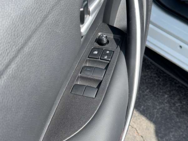 2025 Toyota Corolla SE - photo 20