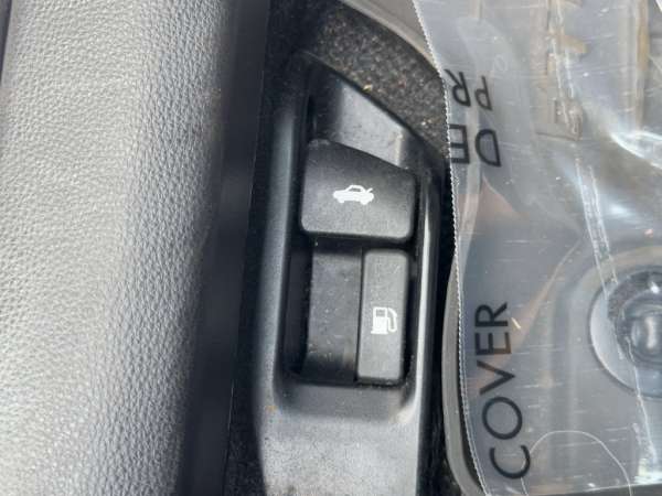 2025 Toyota Corolla SE - photo 23