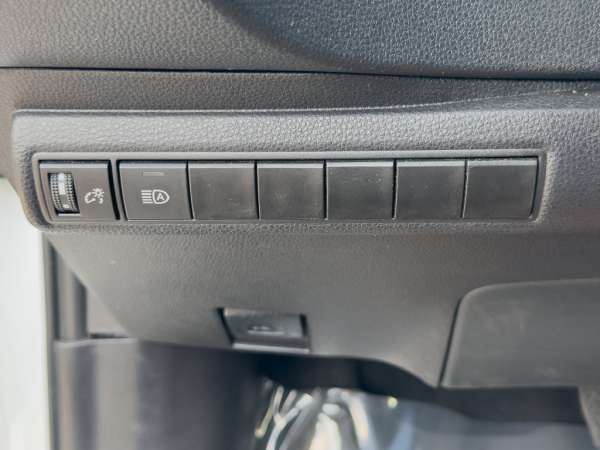 2025 Toyota Corolla SE - photo 24