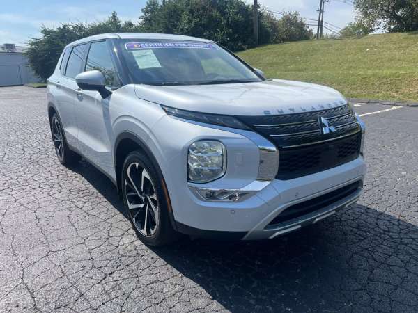 2024 Mitsubishi Outlander SE Black Edition - photo 3