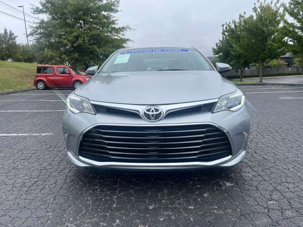 2016 Toyota Avalon Limited - photo 2