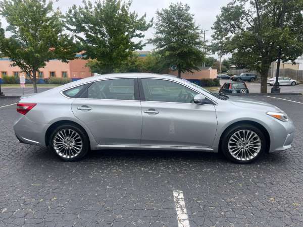 2016 Toyota Avalon Limited - photo 4