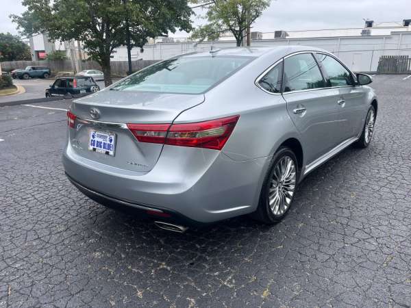 2016 Toyota Avalon Limited - photo 5