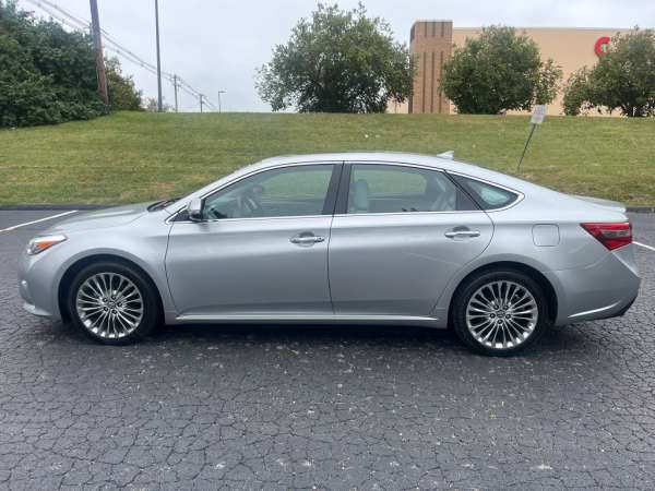 2016 Toyota Avalon Limited - photo 8
