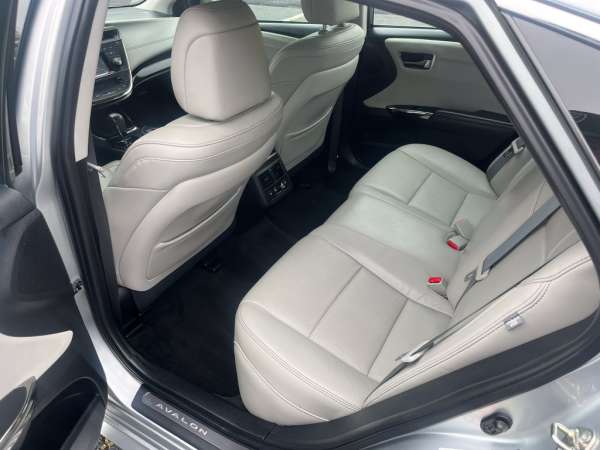 2016 Toyota Avalon Limited - photo 10