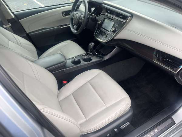 2016 Toyota Avalon Limited - photo 12
