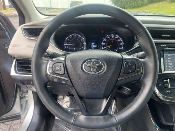 2016 Toyota Avalon Limited - photo 13