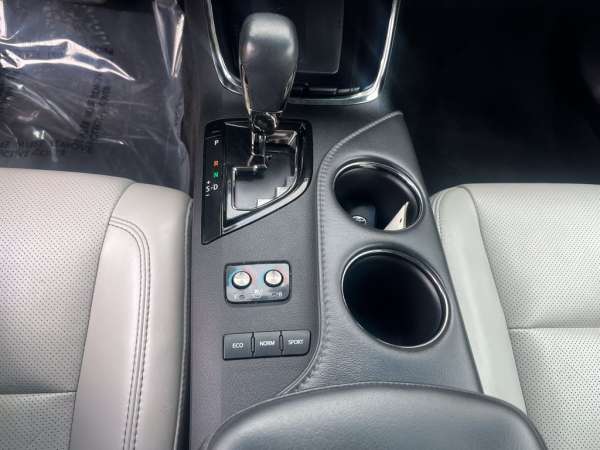 2016 Toyota Avalon Limited - photo 15
