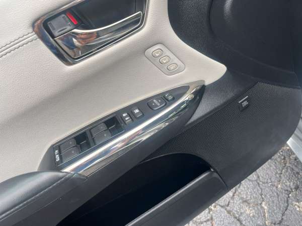 2016 Toyota Avalon Limited - photo 20
