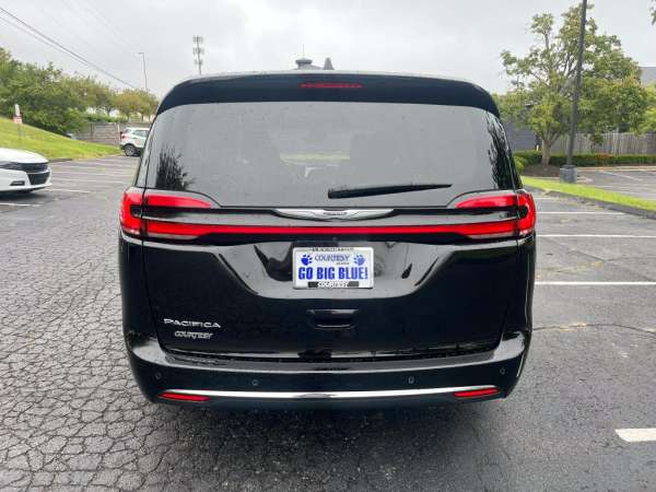 2024 Chrysler Pacifica Touring L - photo 6