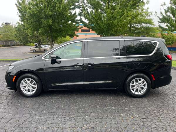 2024 Chrysler Pacifica Touring L - photo 8