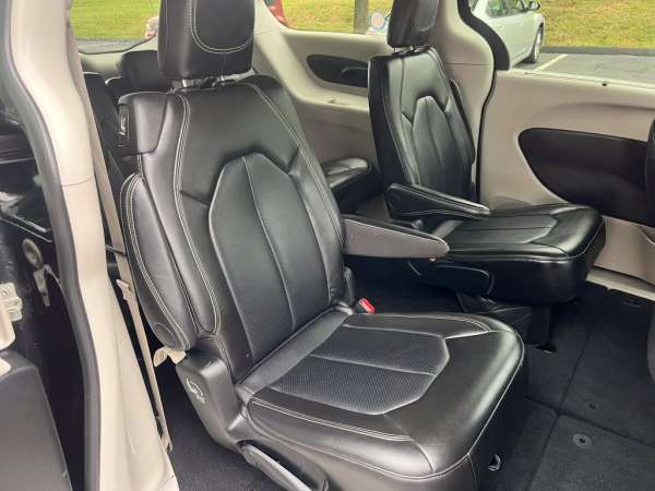 2024 Chrysler Pacifica Touring L - photo 12