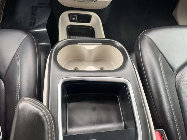 2024 Chrysler Pacifica Touring L - photo 16