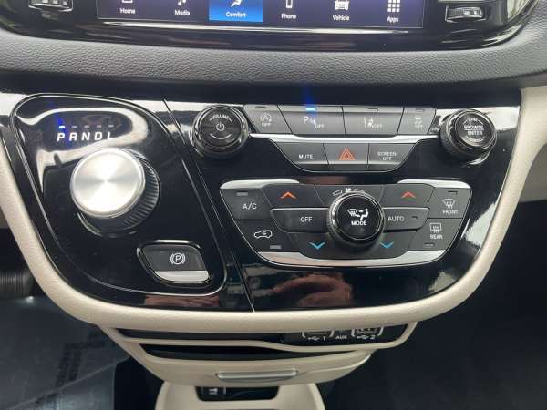 2024 Chrysler Pacifica Touring L - photo 18