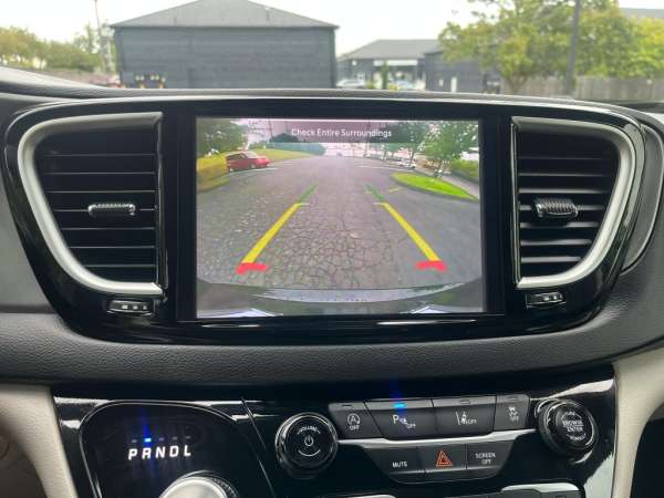 2024 Chrysler Pacifica Touring L - photo 19