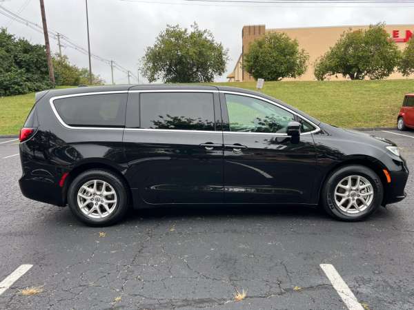 2024 Chrysler Pacifica Touring L - photo 4