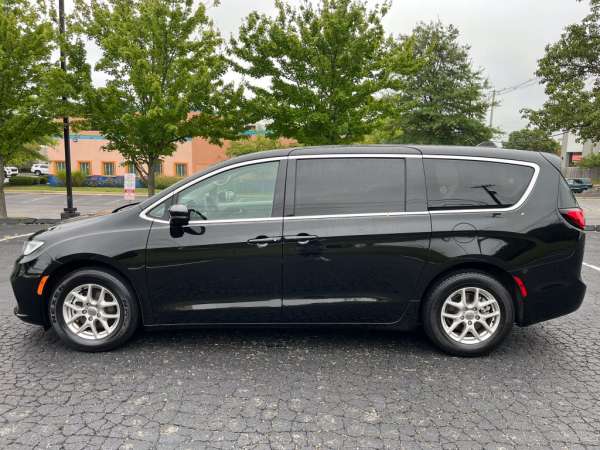 2024 Chrysler Pacifica Touring L - photo 8