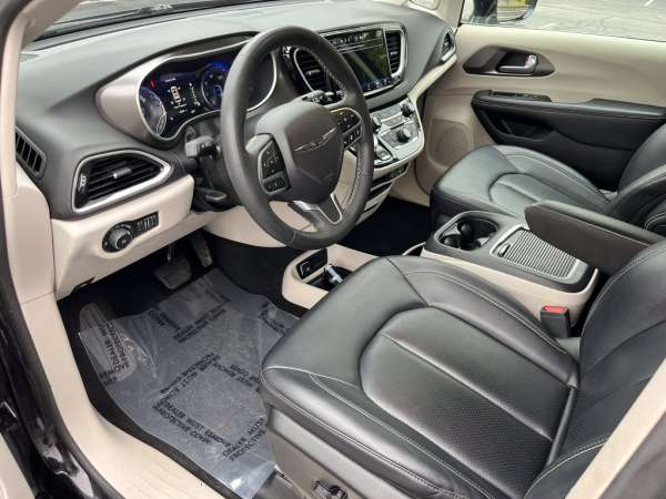 2024 Chrysler Pacifica Touring L - photo 9